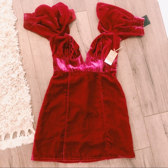Forever 21 Dresses & Skirts - Forever 21 Velvet Pink Dress Puffer Sleeves